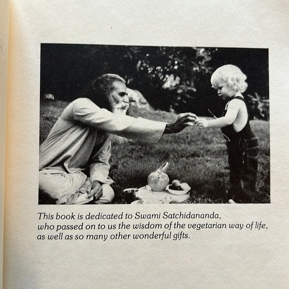 Vintage 70s The Vegetarian Family Cookbook by Runa & Victor Zurbel 1978 - Picture 6 of 14